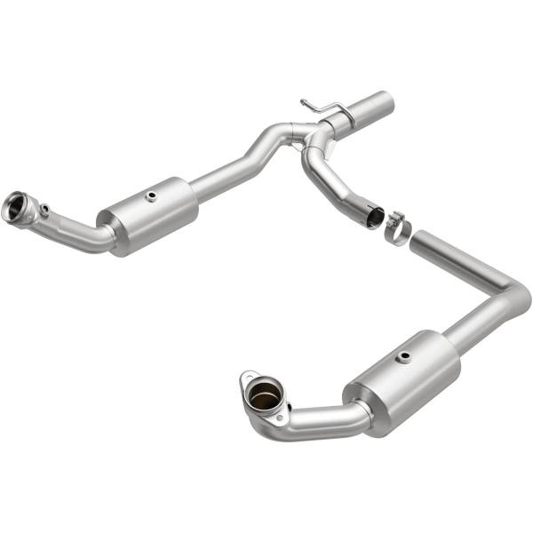 Magnaflow - Magnaflow 09-13 Ford E-350 Super Duty V10 6.8 OEM Underbody Direct Fit Catalytic Converter - 21-599