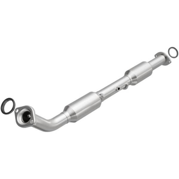 Magnaflow - MagnaFlow 13-15 Toyota Tacoma California Grade CARB Compliant Direct-Fit Catalytic Converter - 5582703