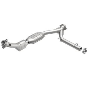 Magnaflow - MagnaFlow Conv DF 03-04 Lincoln Navigator 5.4L P/S - 23660 - Image 1