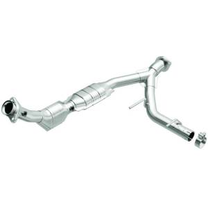 Magnaflow - MagnaFlow Conv DF 03-04 Ford Expedition 5.4L V8 Passenger Side - 24414 - Image 1