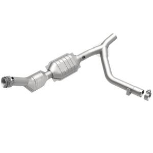 Magnaflow - MagnaFlow Conv DF 01 Ford Trucks 5.4L - 447126 - Image 1