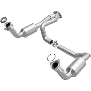 MagnaFlow Conv Direct Fit OEM 2005 GMC Sierra/Chevrolet Silverado 1500/Cadillac Escalade Underbody - 4551419