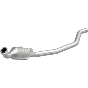 Magnaflow - Magnaflow Conv DF 2006-2011 R350 3.5 L Underbody - 52178 - Image 2